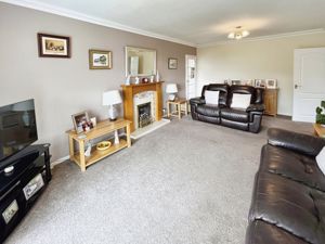 Lounge- click for photo gallery